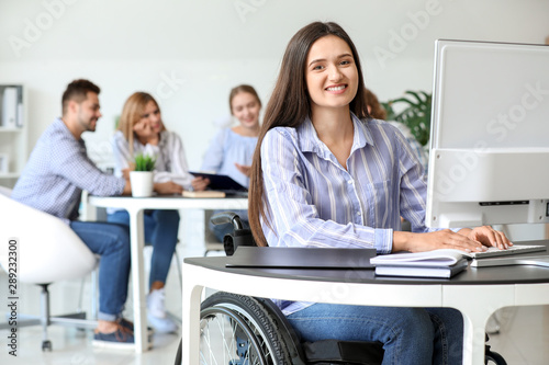 Handicapped young woman wor...