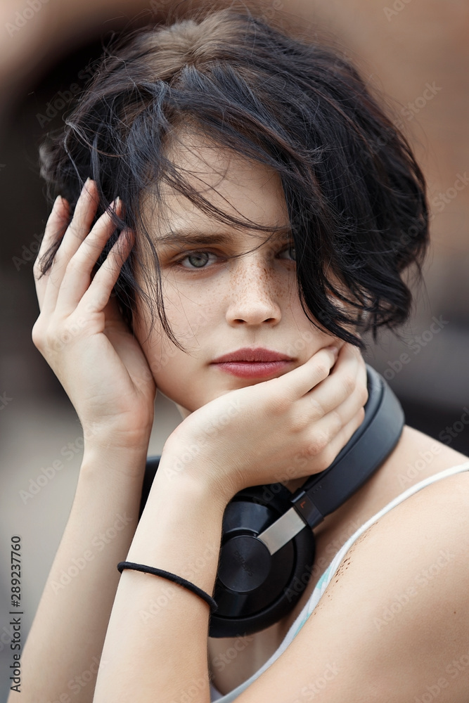 Obraz premium portrait of a young woman