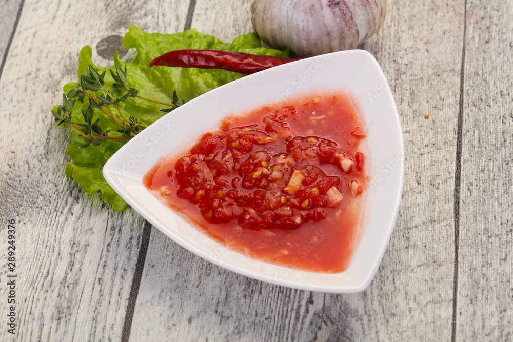 Spicy tomato and garlic sauce Spicy tomato and garlic sauce