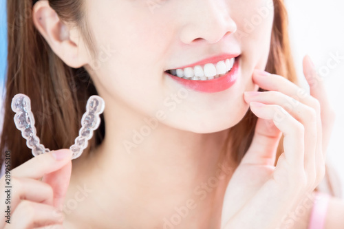 woman use invisible braces