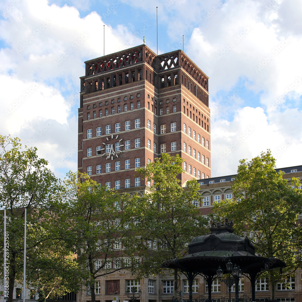 Fototapeta premium turm des wilhelm-marx-haus