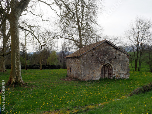 Capilla abandonada y en ruinas