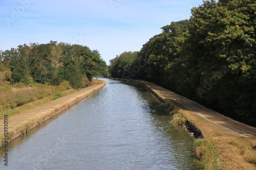 Canal Lat  ral    la Loire