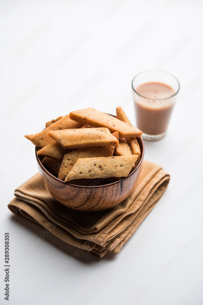 Namakpare or Salty Shakarpara/shakarpare or namkeen Shankarpali, popular diwali food or tea-time snack from Gujarat, India