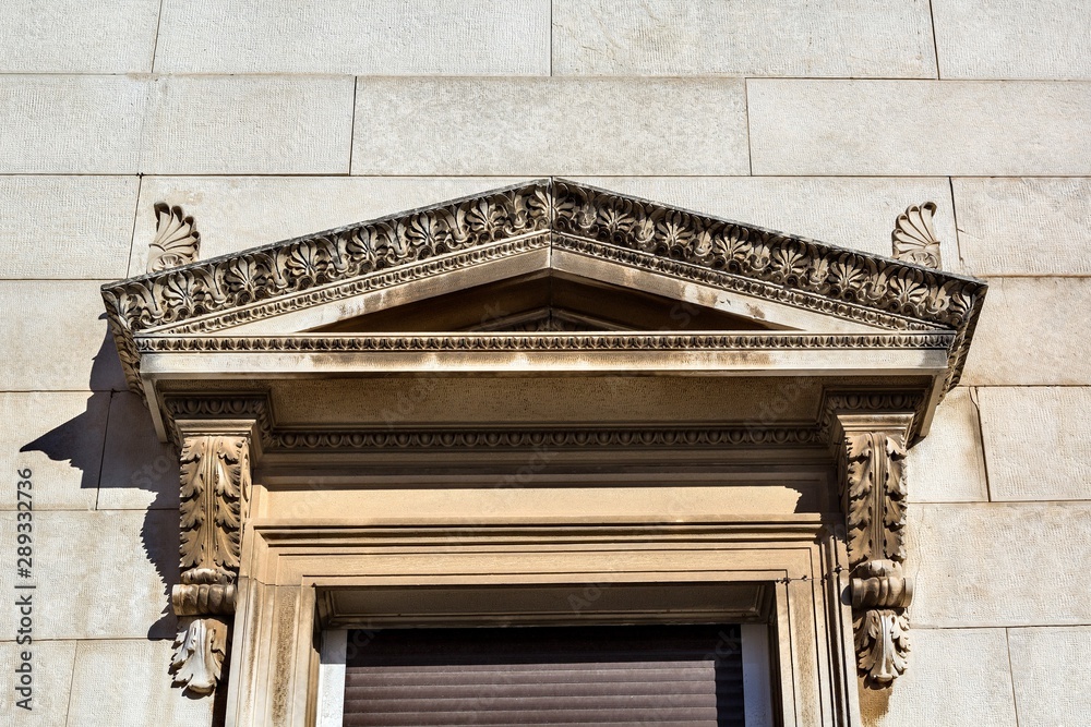 Obraz premium Details of neoclassical architecture