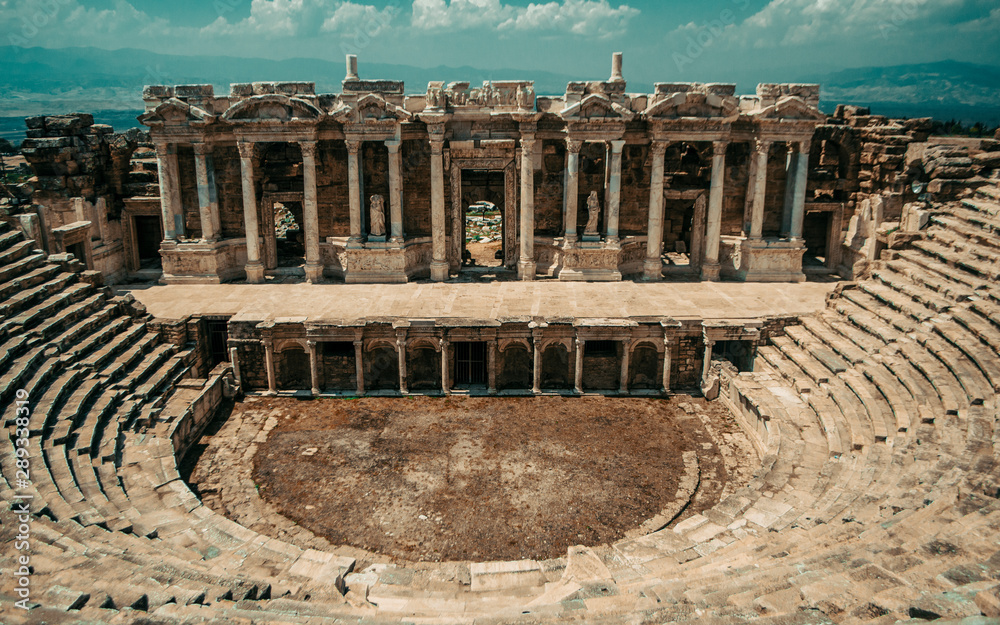 roman amphitheater in turkey