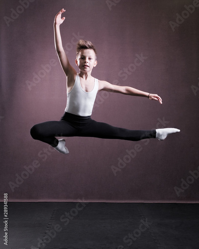 Jump ballet actor