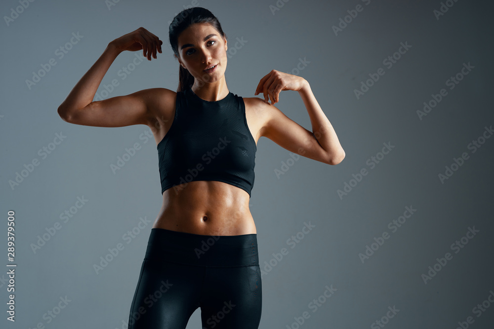 Obraz premium young woman doing exercise