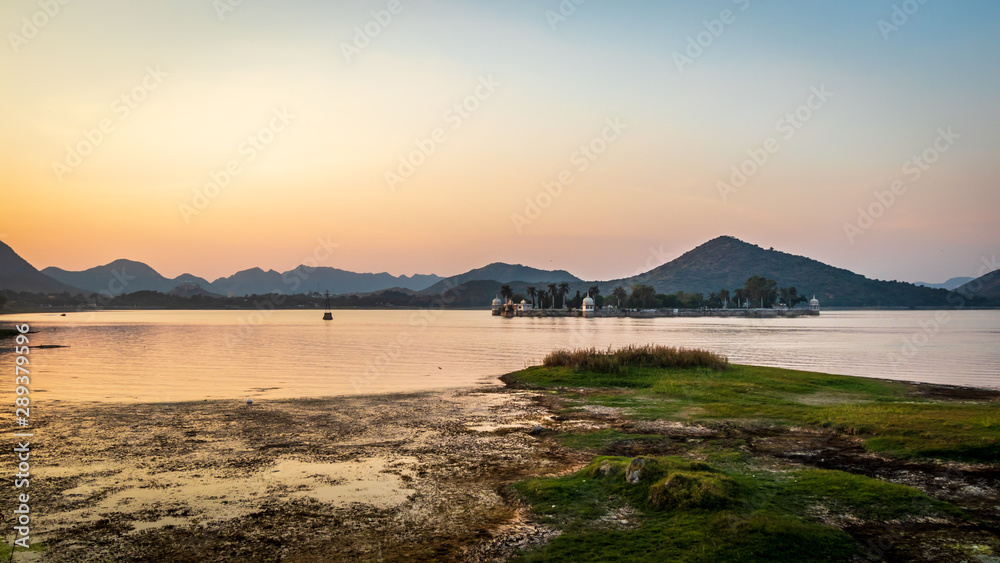 Udaipur's lakes and its surrounding mountains