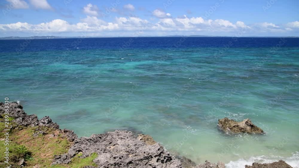 美しい沖縄の青い海 美しい沖縄の青い海