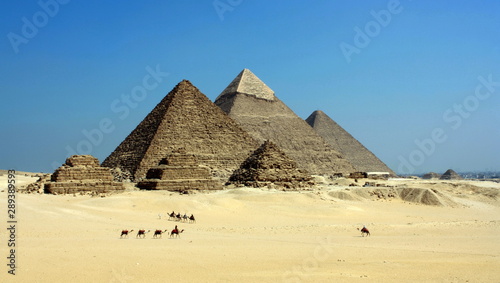 the great pyramids of giza