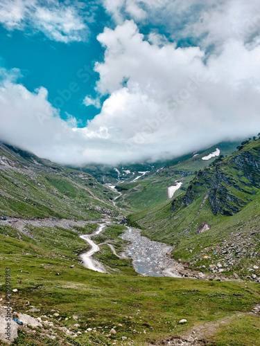 Le rohtang pass highway view  photo