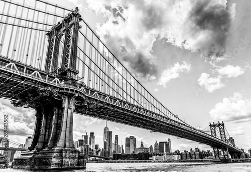 Brooklyn Bridge © Risun Udawatta