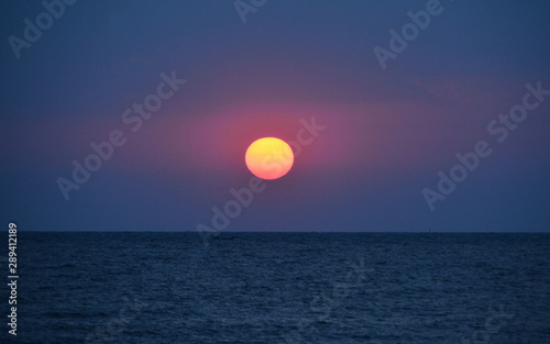 Fototapeta Naklejka Na Ścianę i Meble -  sunrise on the beach in Mangalia
