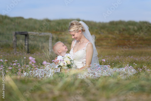 Mutter & Sohn am Tag der Hochzeit