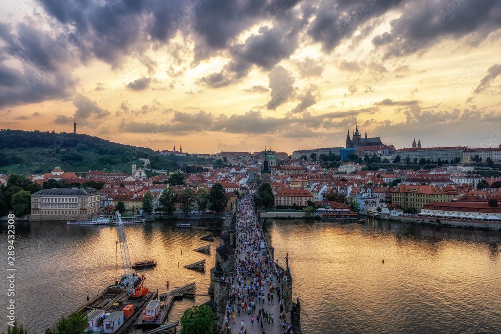 Obraz premium charles bridge view from the tower
