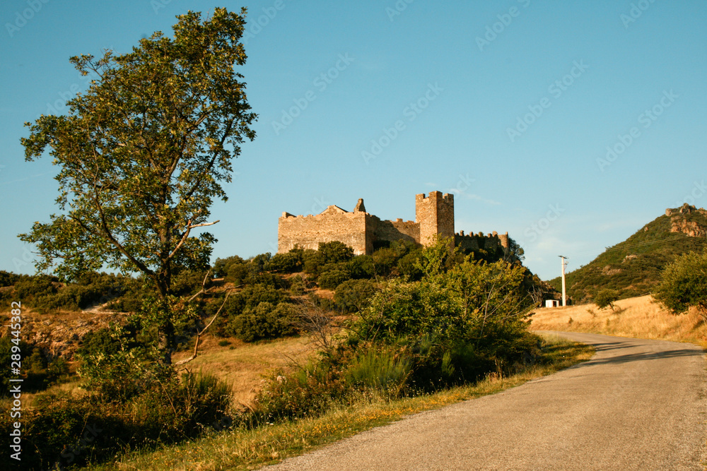 Landscape of Cornatel Castle at sunset