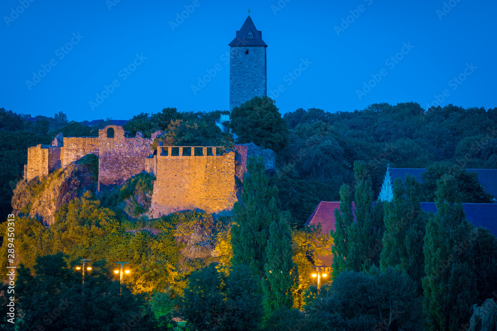 Burg Giebichenstein in Halle Saale am Abend im Sommer