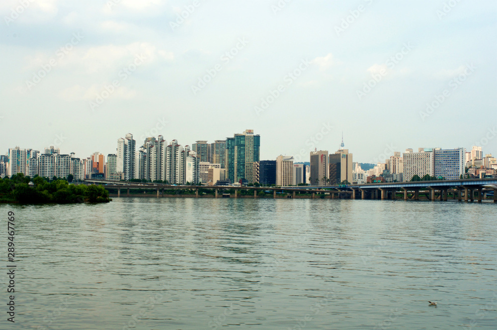 Hang river in Seoul in the evening