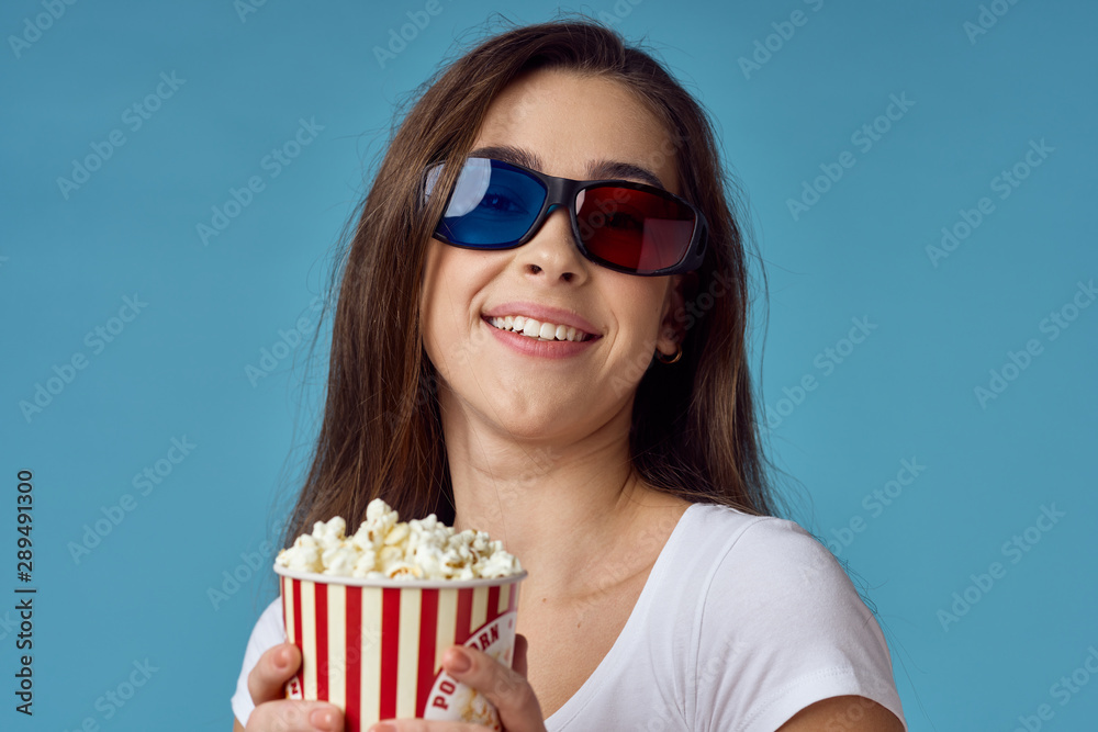woman with popcorn and popcorn