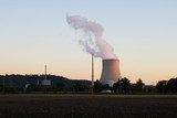Das Kernkraftwerk Isar (Abkürzung KKI), auch Kernkraftwerk Isar/Ohu liegt in Niederbayern, 14 Kilometer flussabwärts von Landshut,[3] auf dem Gebiet des Marktes Essenbach. Auf dem Werksgelände des Kra