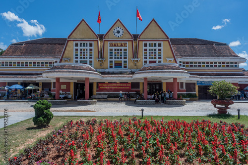 Facade de la Gare de Dalat au Vietnam inspirée de celle de Deauville - Trouville photo