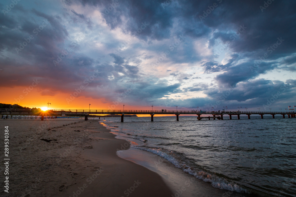 Sonnenuntergang am Nordstrand in Ostseebad Göhren auf der Insel Rügen Sonnenuntergang am Nordstrand in Ostseebad Göhren auf der Insel Rügen
