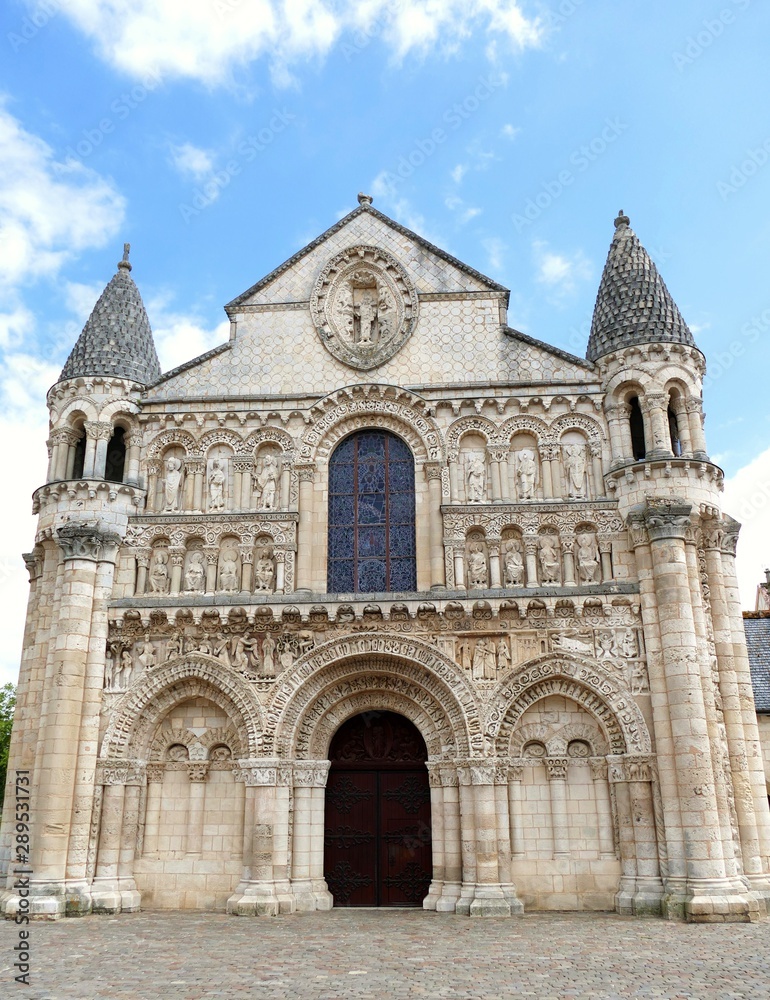 Façade occidentale de l’église Notre-Dame-La-Grande à Poitiers