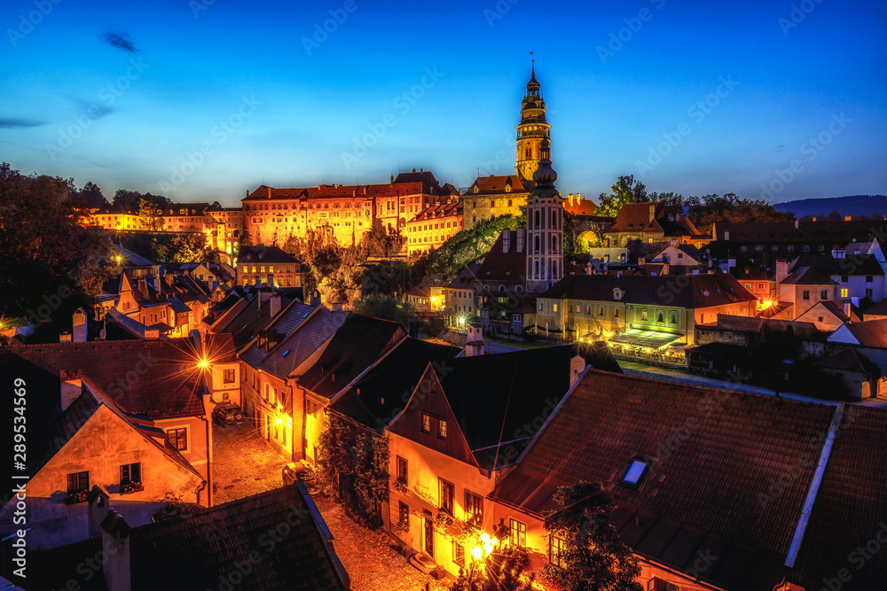 Fototapeta premium cesky krumlov castle at night