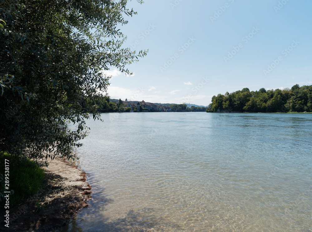 Rheinufer-Rundweg zwischen Rheinfelden (Baden) in Deuschtland und Rheinfelden (Schweiz) Rheinufer-Rundweg zwischen Rheinfelden (Baden) in Deuschtland und Rheinfelden (Schweiz)