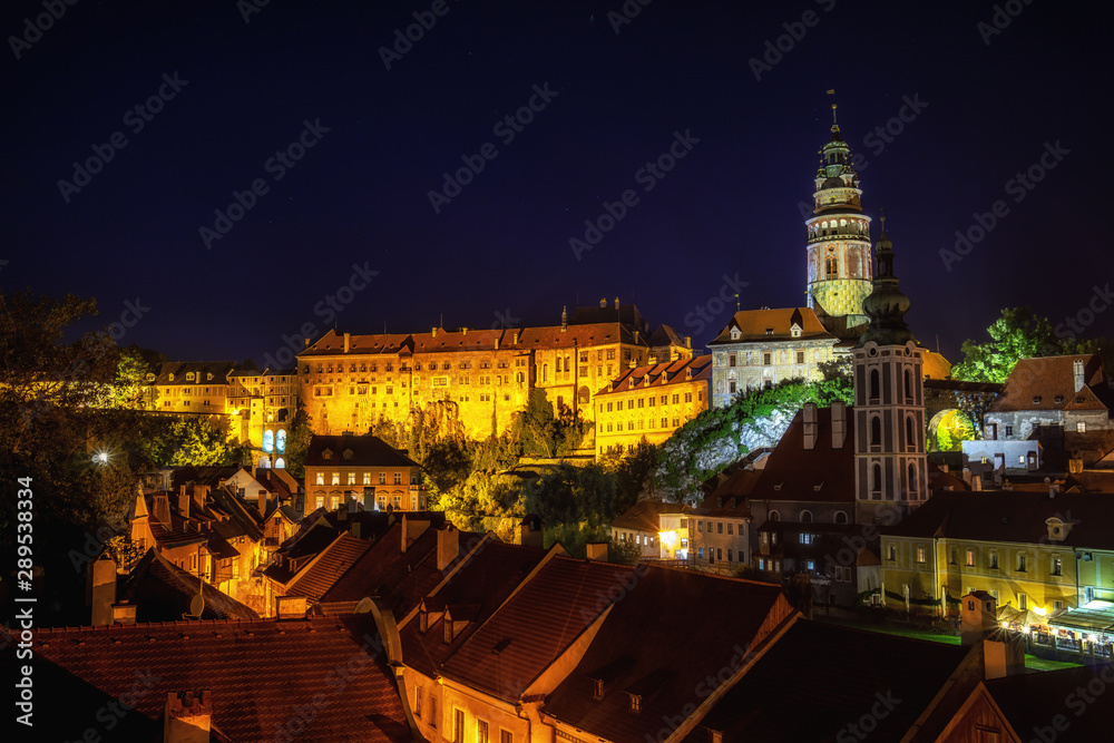 Fototapeta premium cesky krumlov castle at night