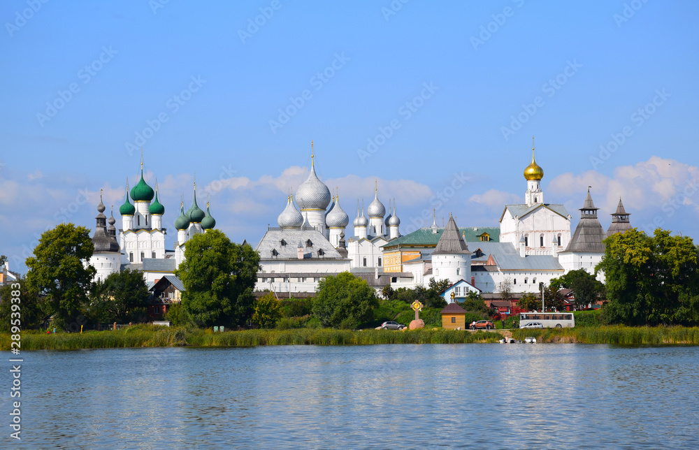 The Rostov Kremlin was built in 1680, according to a single plan of the customer — Metropolitan Jonah Sysoevich. On the territory of the Kremlin there are 5 churches, etc. Russia, Rostov, August 2019 The Rostov Kremlin was built in 1680, according to a single plan of the customer — Metropolitan Jonah Sysoevich. On the territory of the Kremlin there are 5 churches, etc. Russia, Rostov, August 2019