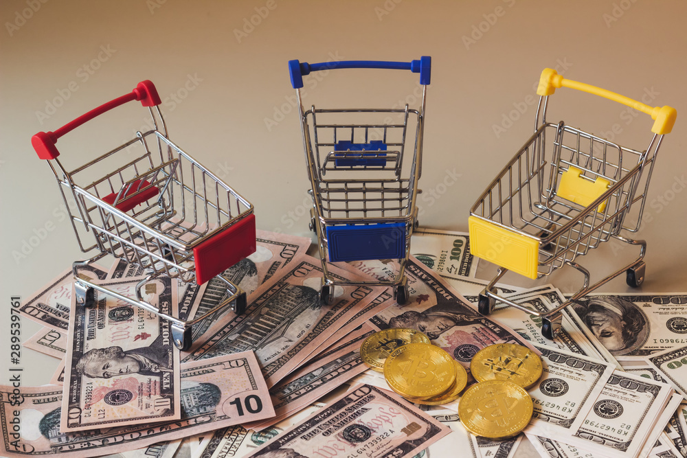 Concept shopping cart,Buy and sell at department stores,Online products,Dollar,Technology,Sale,discount