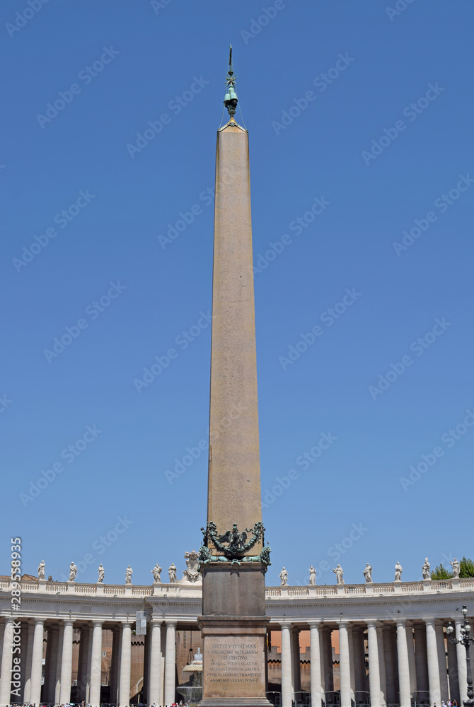 Obelisco en la Plaza de San Marcos, Ciudad del Vaticano
