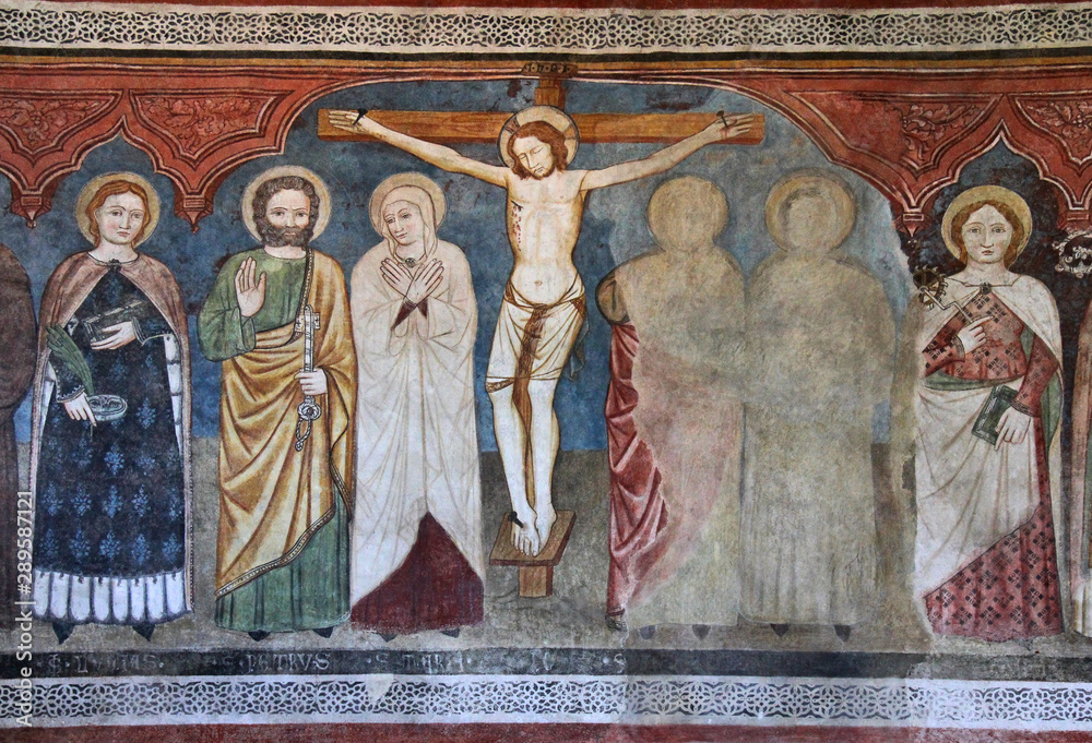 Cristo crocifisso e Santi; affresco nella chiesa di San Vigilio a Cles, Trentino