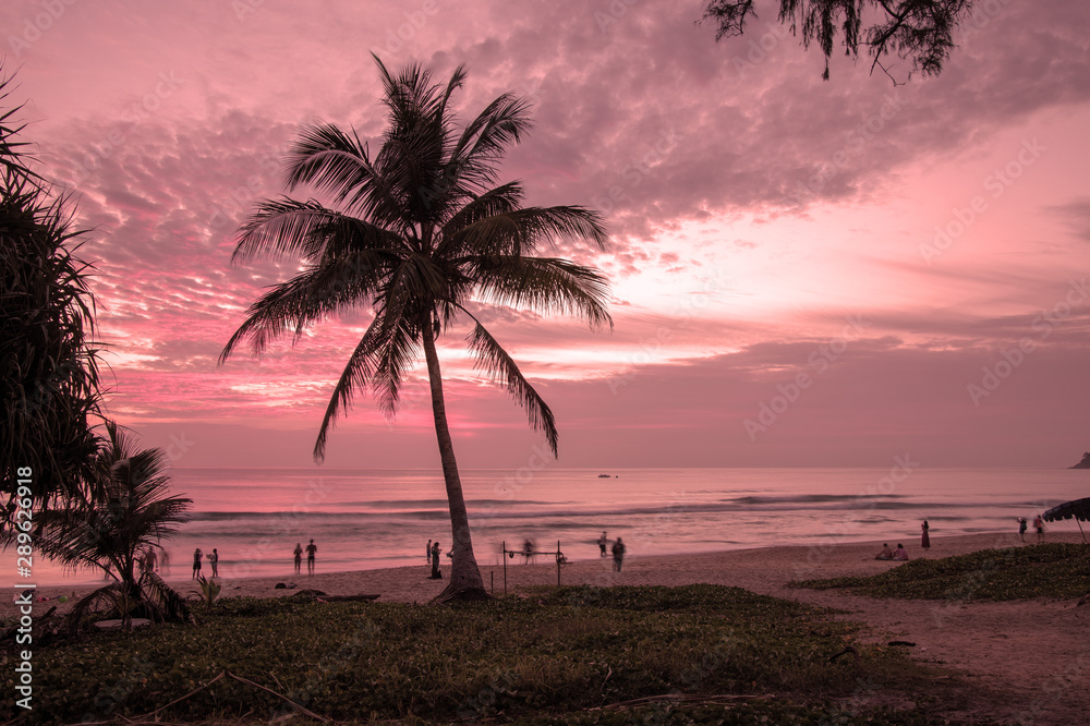 Obraz premium sunset karon thailand