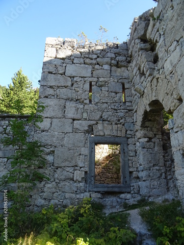 ruine in slowenien