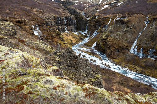 Flusslauf des  Botnsá im Tal Botnsdalur nahe dem Glymur-Wasserfall photo