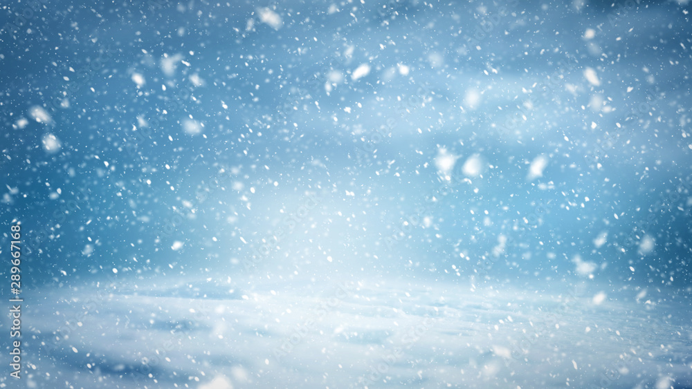 Winter Hintergrund mit Schneeflocken auf kalt blauen Wolken; Textur für die Weihnachtszeit
