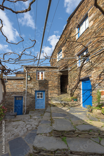 Foto Traditional schist houses of Piodao village, Portugal