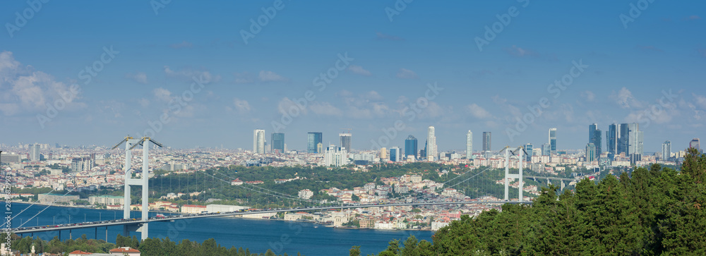 Obraz premium Top view of the Bosphorus Bridge, Istanbul / Turkey
