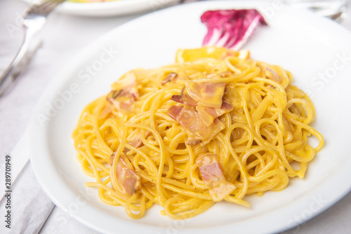 spaghetti cabonara italian, pasta dish