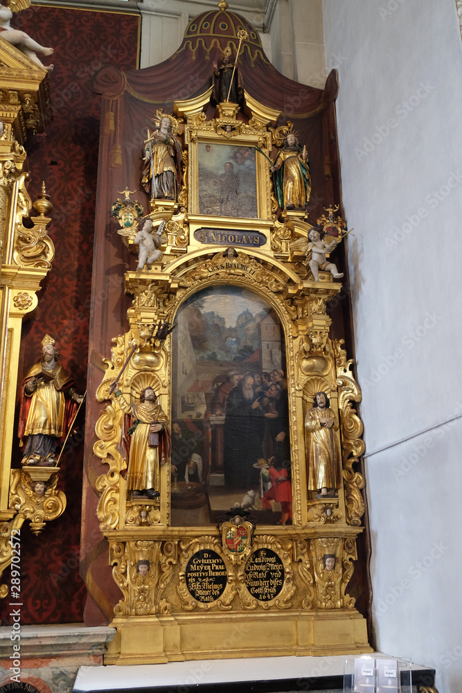 Obraz premium Saint Nicholas altar in the church of St. Leodegar in Lucerne, Switzerland