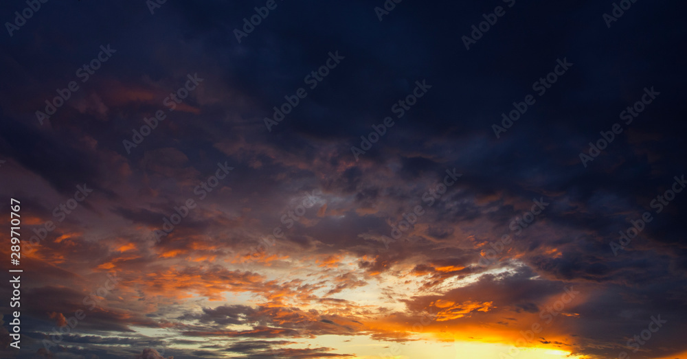 The image of the evening sky as the night approached the burning sky The image of the evening sky as the night approached the burning sky