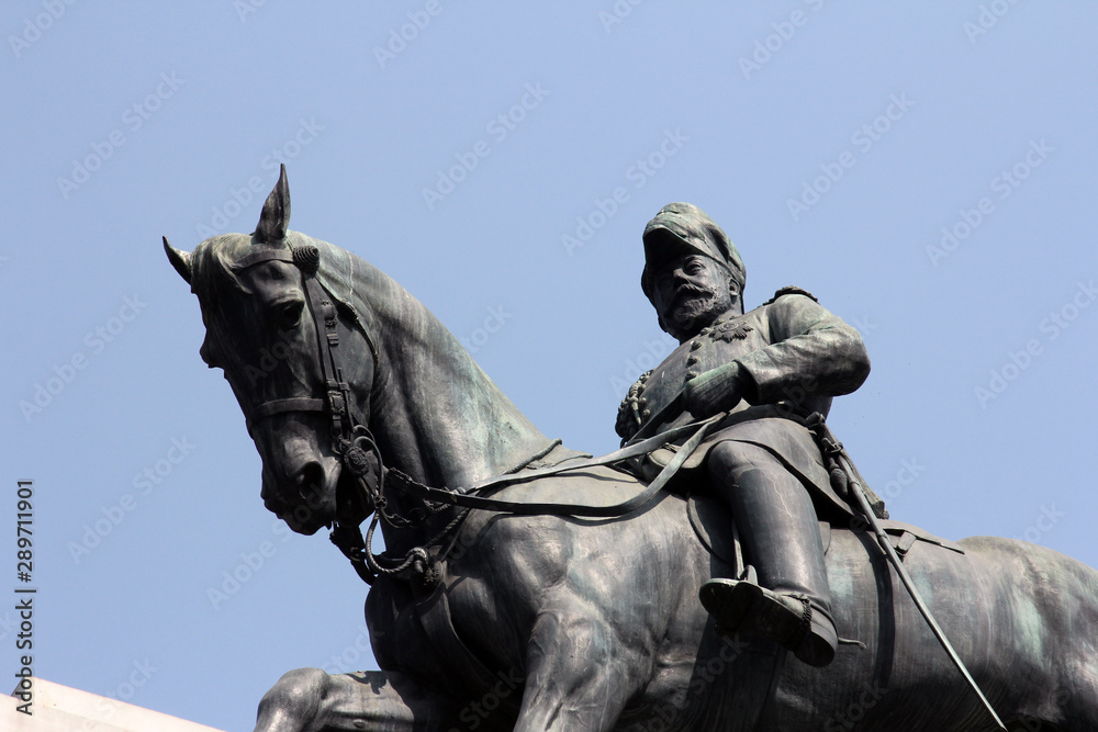 Edwards VII Rex imperator statue, southern entrance of Victoria Memorial Hall, Kolkata, India Edwards VII Rex imperator statue, southern entrance of Victoria Memorial Hall, Kolkata, India