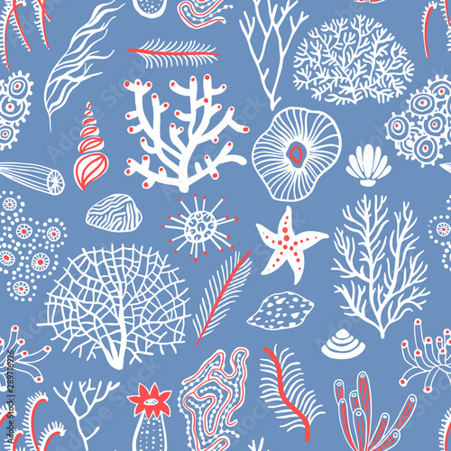 Sea set seamless pattern with seashells, corals, alga and starfishes. Marine background.