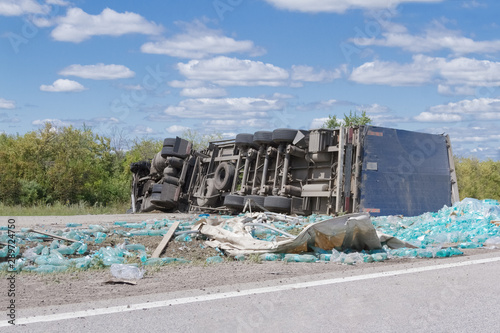 the truck lies on the parties on the route after accident