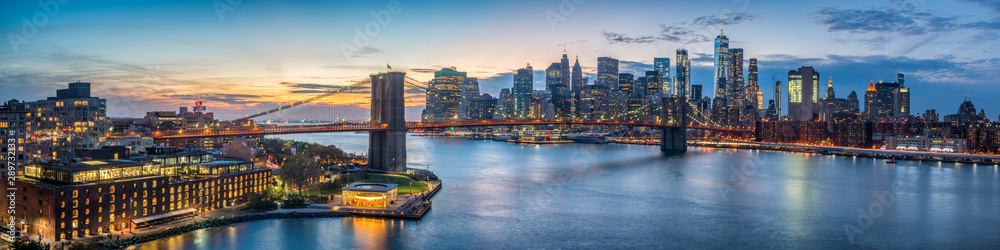 New York skyline panorama with Brooklyn Bridge