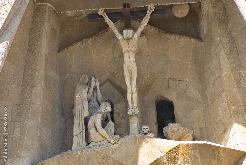 Naklejka premium Barcelona, Spain - 14.08.2019: Temple Expiatori de la Sagrada Família, fragments of building design