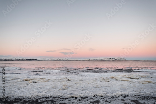 Abendrot über dem Fluss Ölfusá bei Eyrarbakki auf der der Halbinsel Reykjanes photo